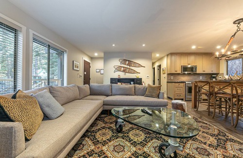 Sunnyside House | Antler Cabin By Tahoe Getaways - Completely Remodeled 2 BR in Tahoe Park