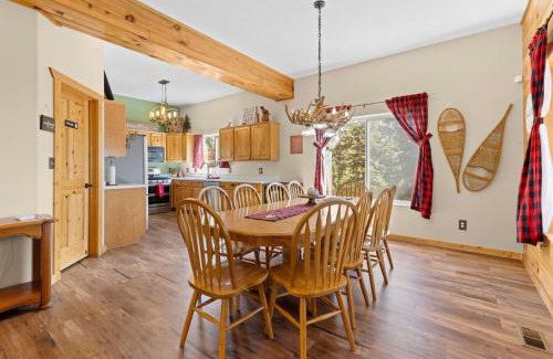 Meadow View Heights House | Antler Ridge Retreat