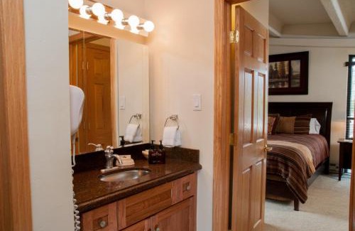 Vail Hotel | Antlers at Vail Resort
