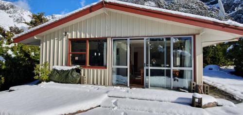 Mount Cook Village Ski Chalet | Aoraki Alpine Chalet