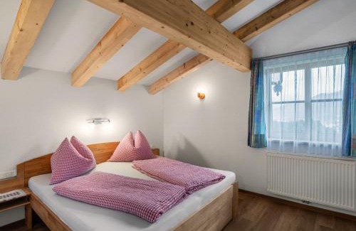 Saalfelden am Steinernen Meer Apartment | Apartment Steinernes Meer by Interhome