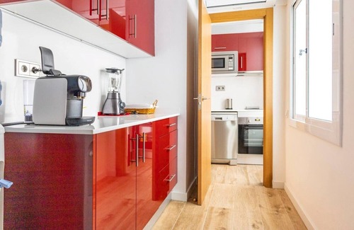 Collblanc y La Torrassa Apartment | Apartamento Nuevo Espacioso Cómodo a 7 Minutos Caminando del Camp Nou