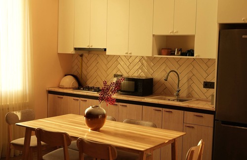 Aparan Apartment | Aparan Guest House