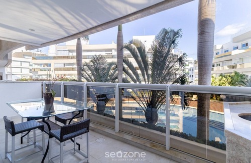 Jurere Apartment | Apart w/Barbecue in Condominium With Pool Bri0102
