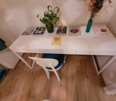 Charzykowy Apartment | Apartament nad jeziorem z TV 60 cali i Netflixem "PanTuNieSpał"