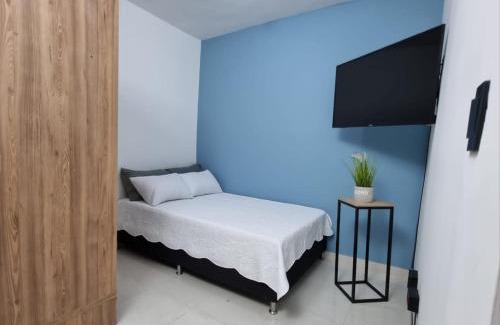 La Candelaria Apartment | Apartamento azul en Medellín
