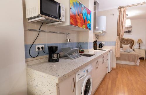 La Goleta Apartment | Apartamento Carreteria - Muro Medieval