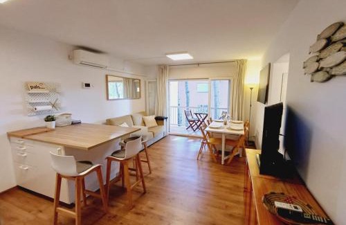 Pals Apartment | Apartamento con piscina y wifi cerca de la playa