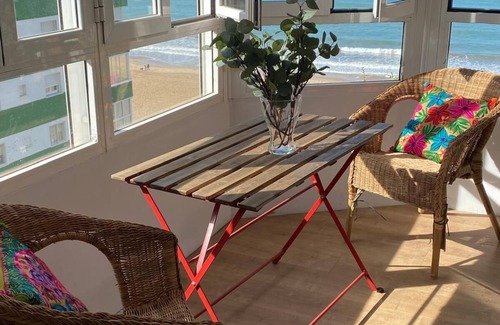 Cadiz Apartment | Apartamento con Vistas a Playa. Ideal Para Familias