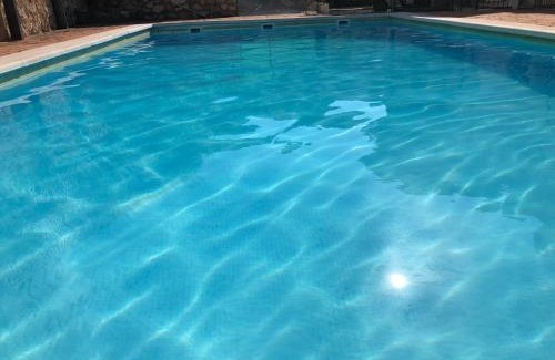 La Iruela Apartment | Apartamento con vistas a la piscina y al castillo templario