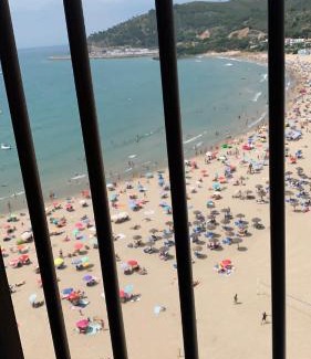 Oropesa del Mar Apartment | Apartamento en primerísima línea de playa con espectaculares vistas Netflix, Prime y Disney