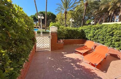 Salou City Centre Apartment | Apartamento entero céntrico con piscina, gran terraza y al lado de la playa