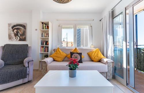 Torreblanca Apartment | Apartamento Esmeraldas