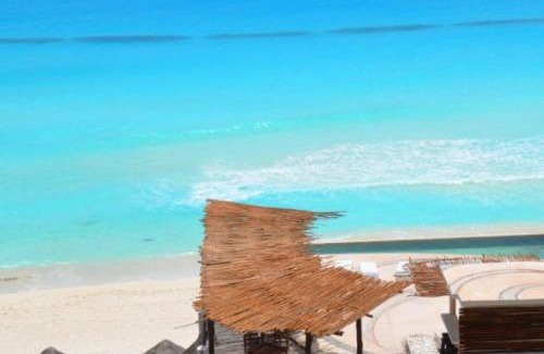 Alfredo V. Bonfil Apartment | Apartamento Frente a la Playa Cancun Mexico