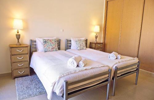 Albardeira Apartment | Apartamento moderno perto da marina e da praia