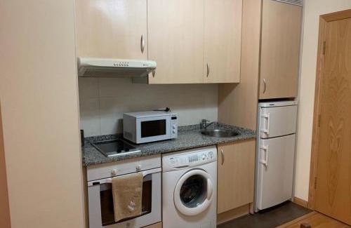 La Corredoria y Ventanielles Apartment | APARTAMENTO MOTA-2 HUCA-LOS PRADOS; PARKING Y WIFI GRATIS