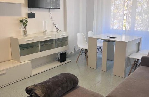 Portbou Apartment | Apartamento Portbou