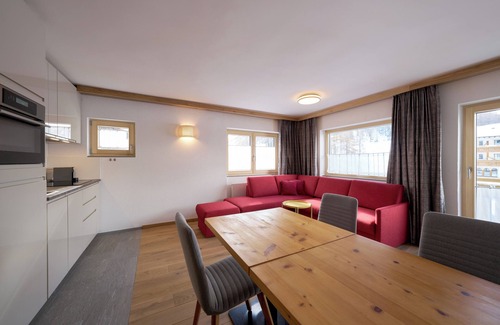 Ravaisch Apartment | Aparthotel Grischuna