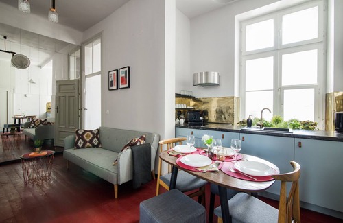 Srodmiescie Hotel | Aparthotel Nowy Świat 28