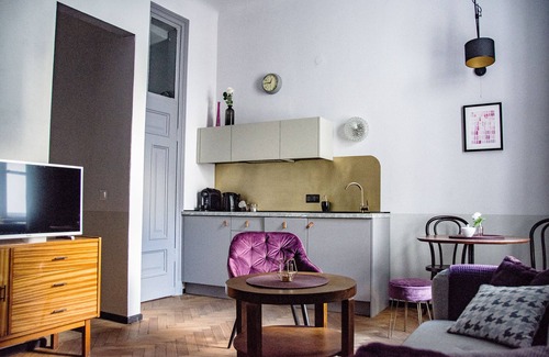 Srodmiescie Hotel | Aparthotel Nowy Świat 28