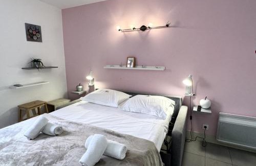 Old Town Apartment | ApartHotel Riviera - MALONAT 3 - Grand Studio très calme -Old Town Promenade des Anglais