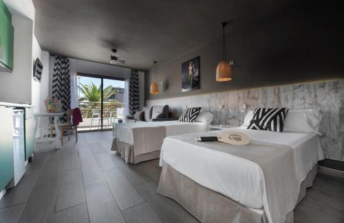 Sant Josep de sa Talaia Apartment | Aparthotel Vibra Mogambo - Adults only
