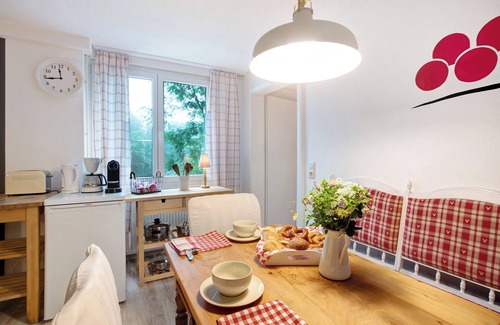 Wittenschwand Apartment | Apartment 'Ferienwohnung Mit Gartenblick' with Shared Garden and Wi-Fi