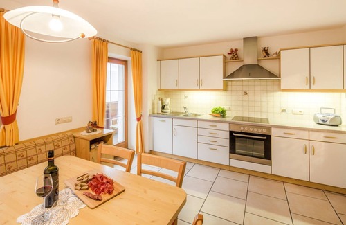 Valle Aurina Apartment | Apartment "Voppichlhof Edelweiss" with Mountain View, Shared Garden & Wi-Fi