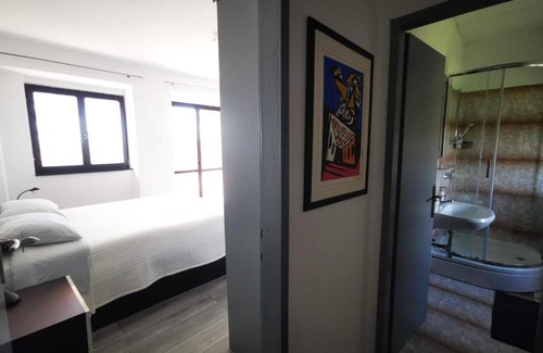 Miren-Kostanjevica Apartment | Apartma MIMI
