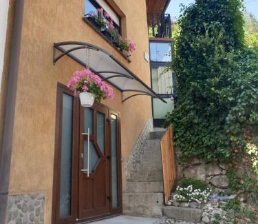 Kobarid Apartment | Apartma na klancu