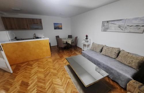 Babilonija Apartment | Apartman Lana