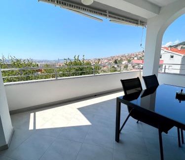 Klis Apartment | Apartman Solin 1, parking