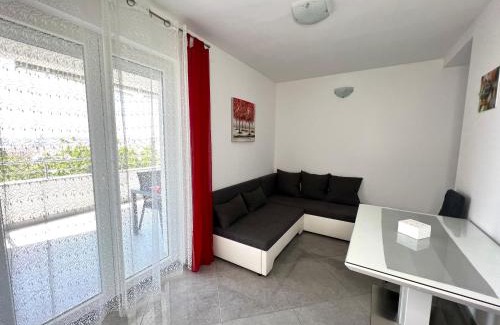 Klis Apartment | Apartman Solin 1, parking