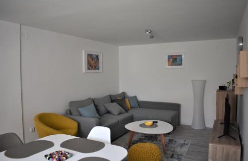 Pjescana Uvala Apartment | Apartman Tomki - modern, refurbished 2 bedroom apartment - 4 guests