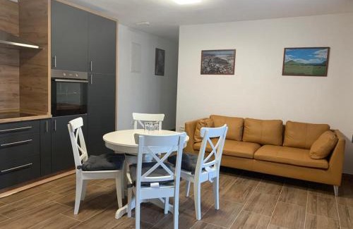Perusic Apartment | Apartmani Albatros