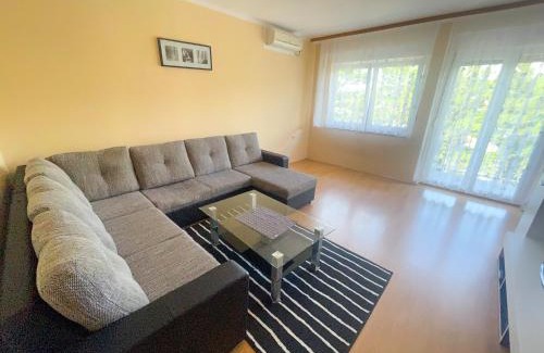 Jadranovo Apartment | Apartmani Combaj