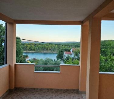 Obrovac Apartment | Apartmani Desnica