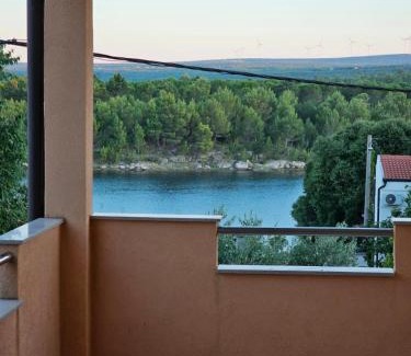 Obrovac Apartment | Apartmani Desnica