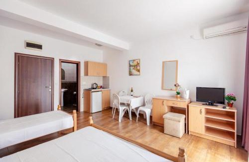 Podmaine House | Apartmani Franeta Budva