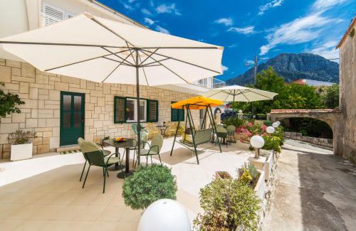 Gradac Apartment | Apartmani Ujdur