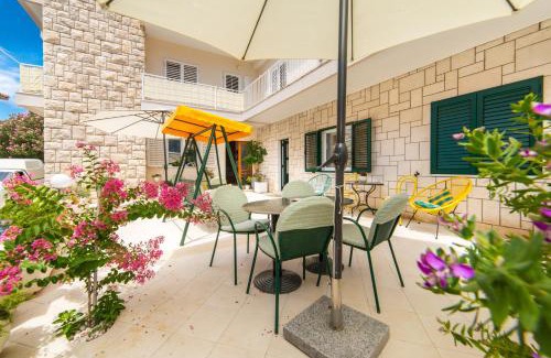 Gradac Apartment | Apartmani Ujdur