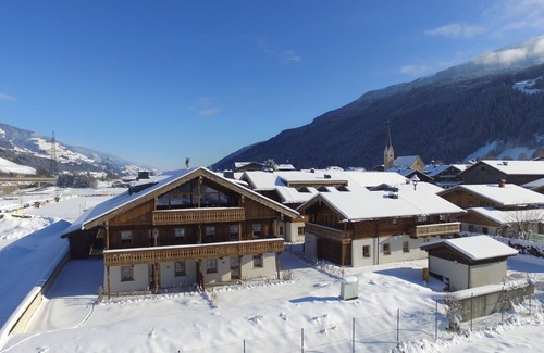 Hollersbach im Pinzgau Ski Chalet | Apartment in Hollersbach with sauna near ski area