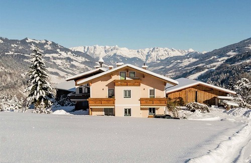 Sankt Veit im Pongau Apartment | Apartment in Sankt Johann near Ski Area