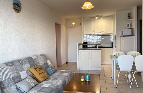 Saint-Gilles-Croix-de-Vie Apartment | Apartment Saint-Gilles-Croix-de-Vie, 1 bedroom, 5 persons