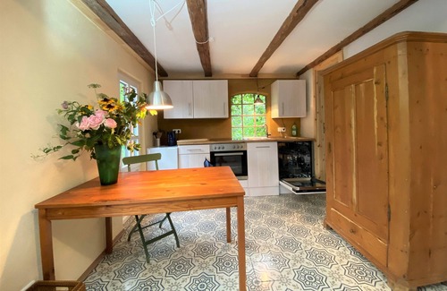 Amt Neuhaus Apartment | Apartment-Romantic-Private Bathroom-Woodland view