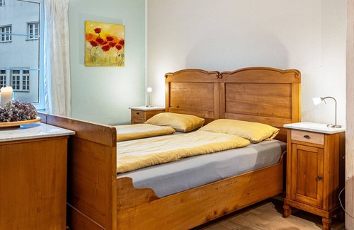 Radolfzell am Bodensee Apartment | Apartment 'Künstler-Ferienwohnung Karker' with Mountain View Wi-Fi