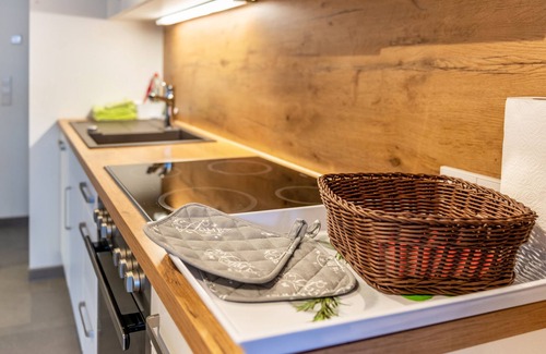 Sipplingen Apartment | Apartment "Ferienwohnung Lindau" with Covered Balcony, Wi-Fi & TV