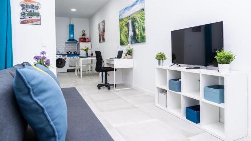 Ciudad Lineal Apartment | Apartment 1 Private complex Parking 6 people