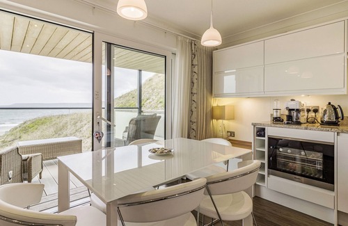 Bigbury-on-Sea Cottage | APARTMENT 18, BURGH ISLAND CAUSEWAY, with pool in Bigbury-On-Sea