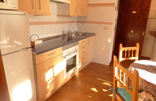 Ibero Cottage | Apartment (2+1 pax) next to the river, with pool and 10 minutes from Pamplona